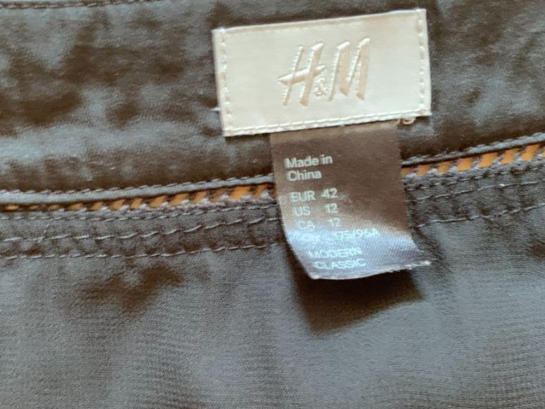 H&M Vestiti: H&M Damen Kleid, Gr. 42, Schwarz – Usato da Worb venduto da farben20zauber 4