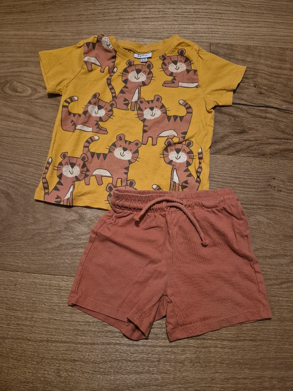 Ensembles coordonnés: Sommerkleider Paket Gr. 74/80 – D'occasion à Münsingen par Why88 1