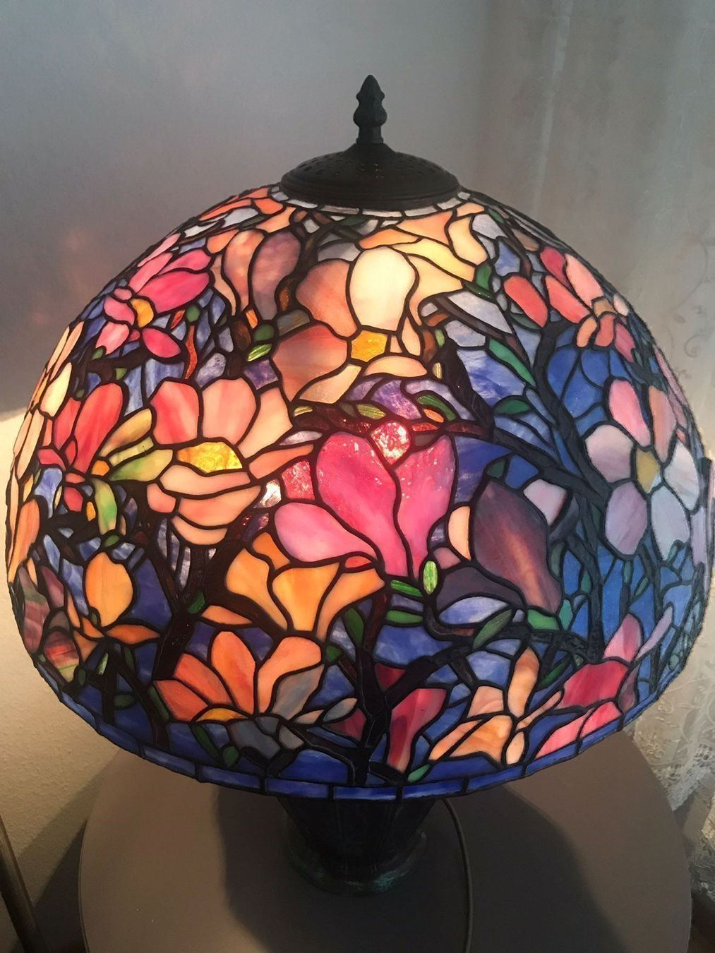 Lampade: TIFFANY GLAS LAMPE "MAGNOLIA" – Nuovo (secondo la descrizione) da Volketswil venduto da rerererarara 5