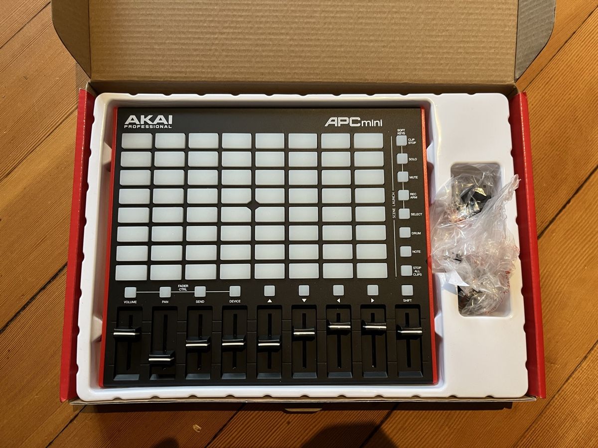 Steuerung: Akai Professional APC Mini Controller in Originalverpackung – Gebraucht aus Kriens von linbin99 1