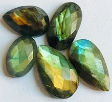 Cabochon Set L-5821 – 5 Stück Labradorit facettiert 76 Karat