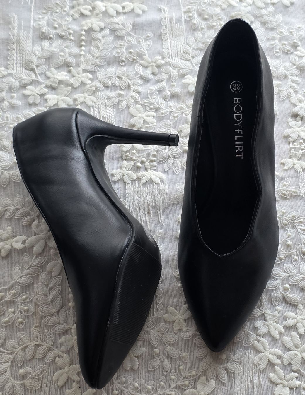 Scarpe da donna: Schwarze Pumps, Grösse 38, Neu! – Nuovo (secondo la descrizione) da Rheinsulz venduto da Gilea 3