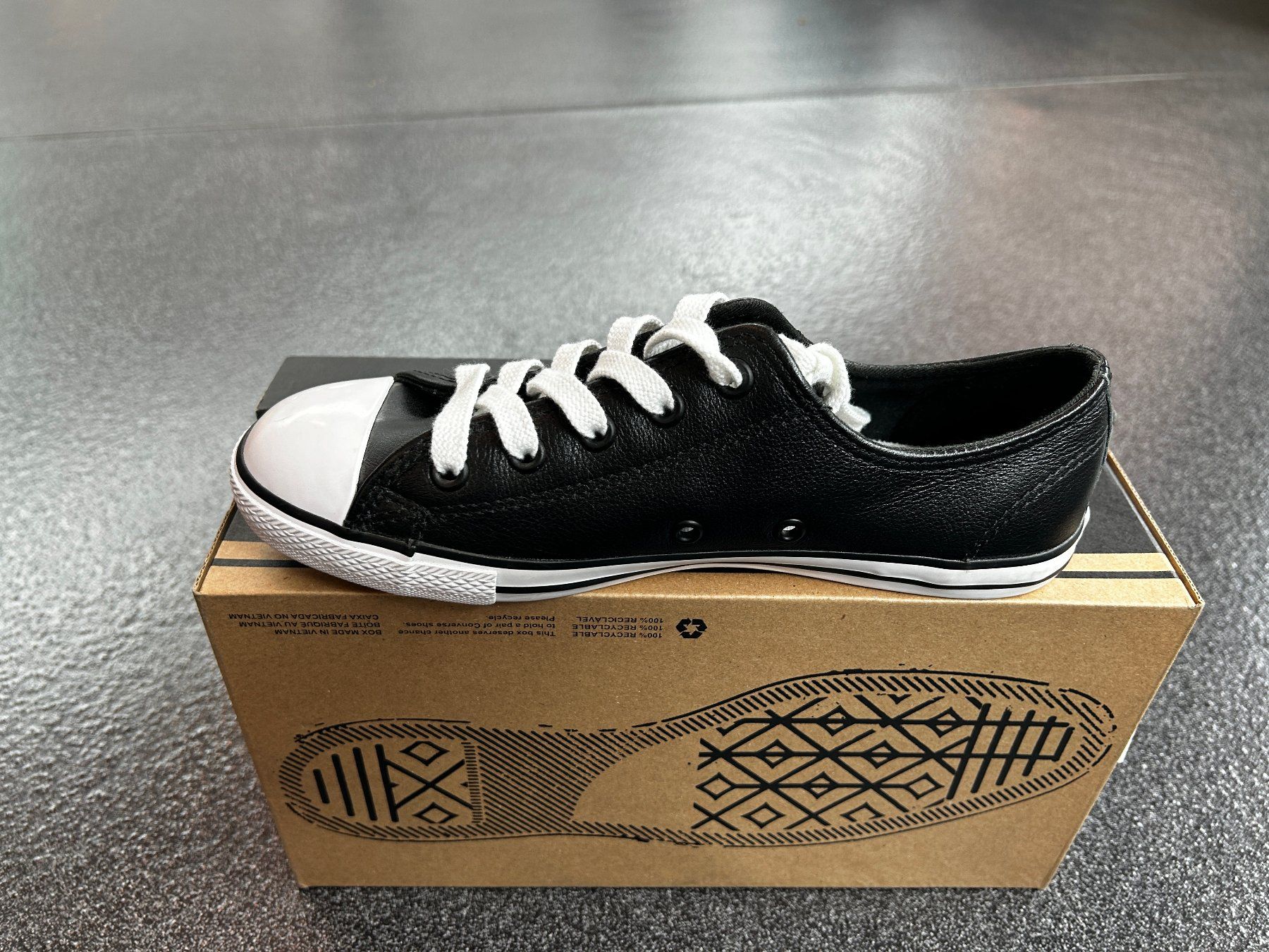 Converse Scarpe da donna: CONVERSE ALL STAR  BLACK  LEDER      Gr. 37 / 23cm – Nuovo e nell'imballaggio originale da Zürich venduto da LIQUIDATOR.CP
