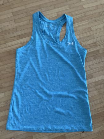 Under Armour Sport Top neuwertig ‼️ein Artikel gratis dazu
