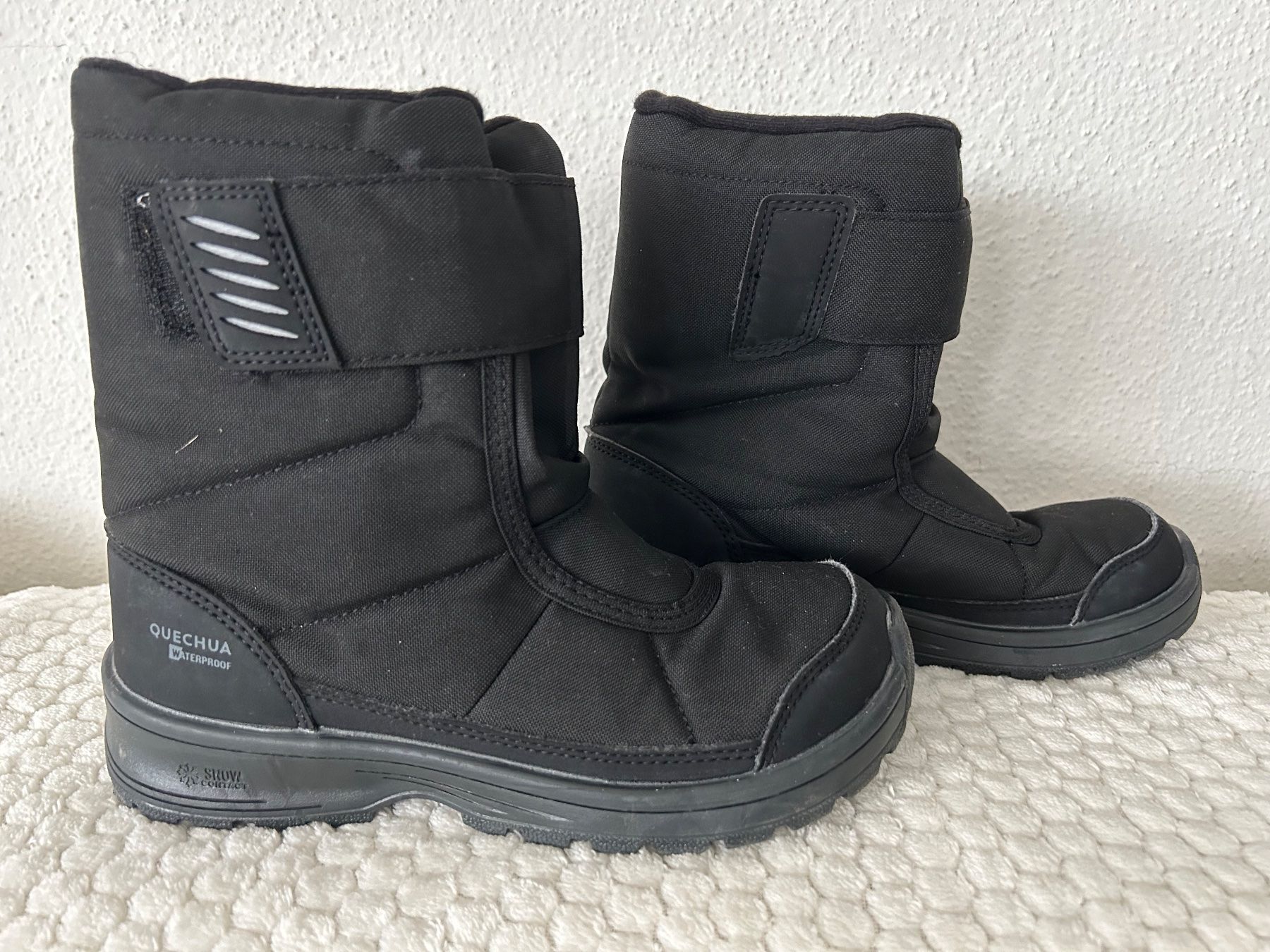 Scarpe per ragazzi: Winterschuhe Schneestiefel Quechua Gr. 33 – Usato da Zürich venduto da Aengely