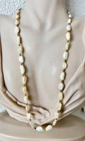 Vintage Perlmutt-Longkette  im Verlauf sanfter Schimmer 68cm