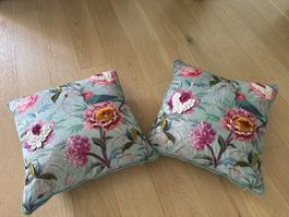 2 wunderschöne Zierkissen