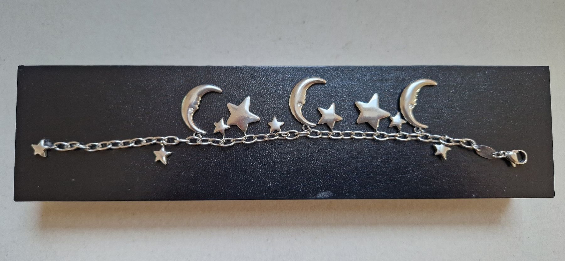 Bracciali & Braccialetti: Bettelarmband mit Mond & Sterne – Usato da Wiesendangen venduto da Stregolina 2