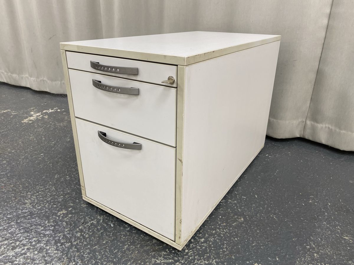 Eléments de bureau: Schubladenkorpus  – D'occasion à Hägglingen par Karin0802 2