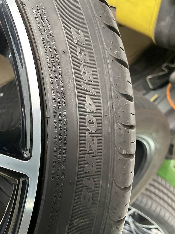 Cerchioni: BMW E46 Alufelgen mit Reifen 18 Zoll – Usato da Domat Ems venduto da Releib70 3