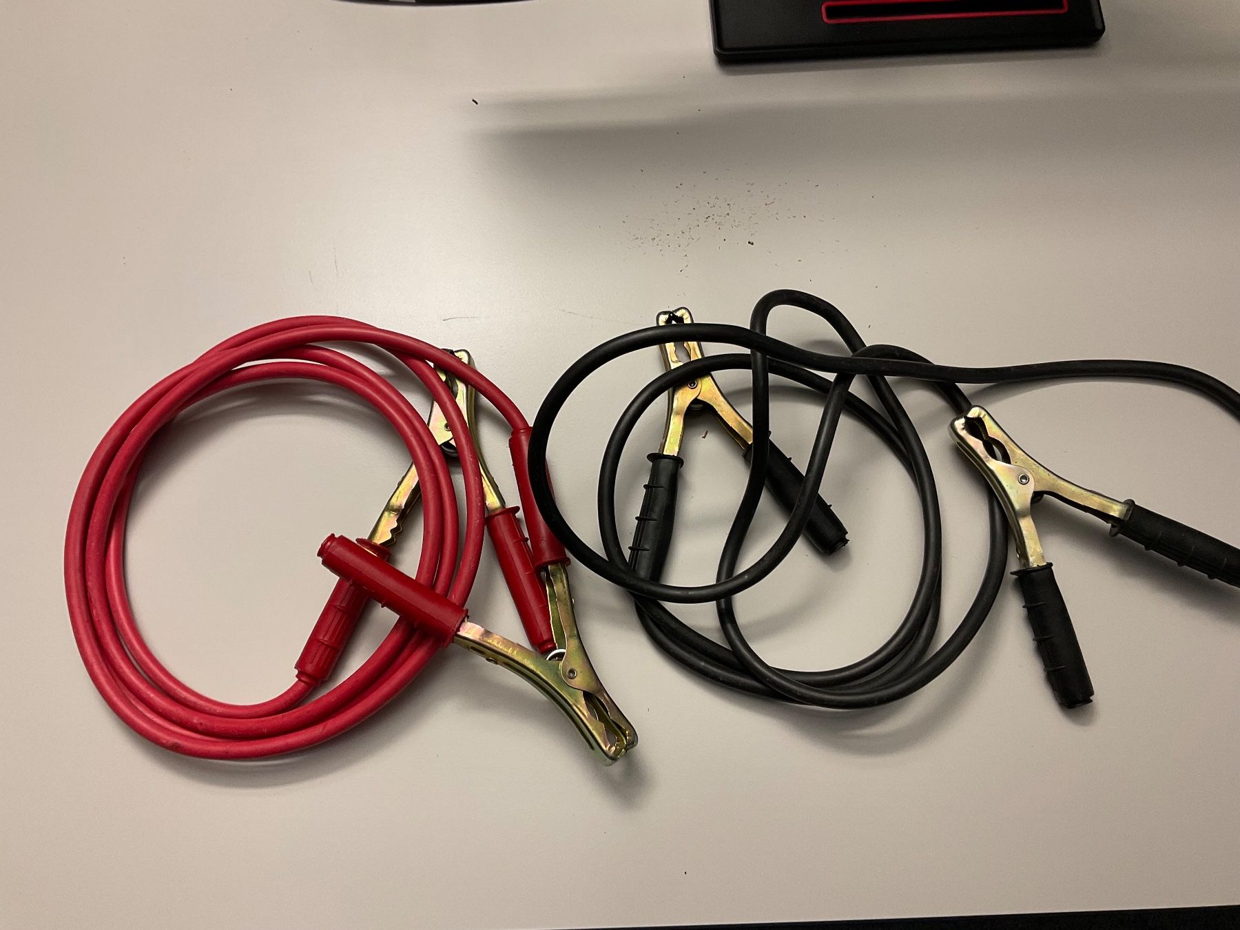 Kabel: Autobatterie-Ladekabel – Gebraucht aus Tuggen von This12