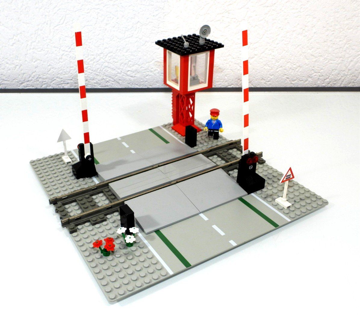Lego Baukästen: LEGO EISENBAHN 4539 BAHNÜBERGANG 9 VOLT – Gebraucht aus Turbenthal von Ddanuh 5
