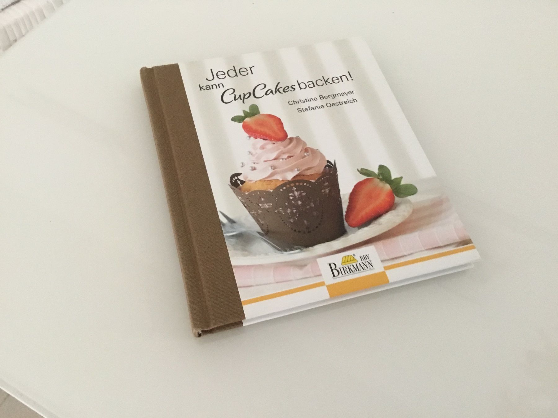 Libri: Backbuch "Jeder kann Cupcakes backen!" - Top Zustand! – Nuovo (secondo la descrizione) da Würenlos venduto da Tina48 1
