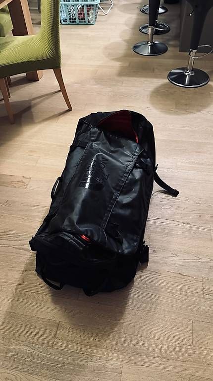 Valigie: North Face Basecamp Rolling Thunder 160L – Usato da Sion venduto da str_m7cm 1