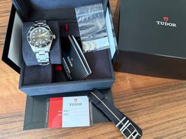 Tudor Black Bay 58 am Stahlband + Textilband