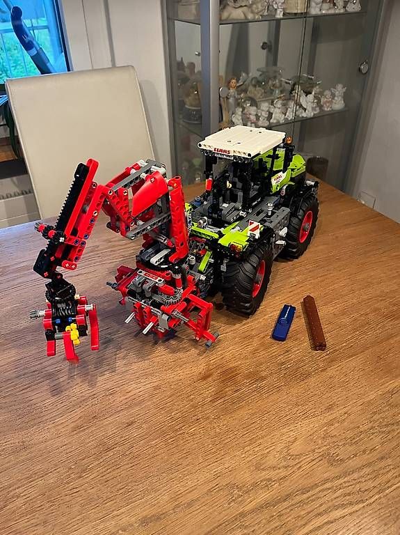 Lego Kit di costruzioni: Claas Xerion 42054 – Usato da Olten venduto da Einwegparadies 3