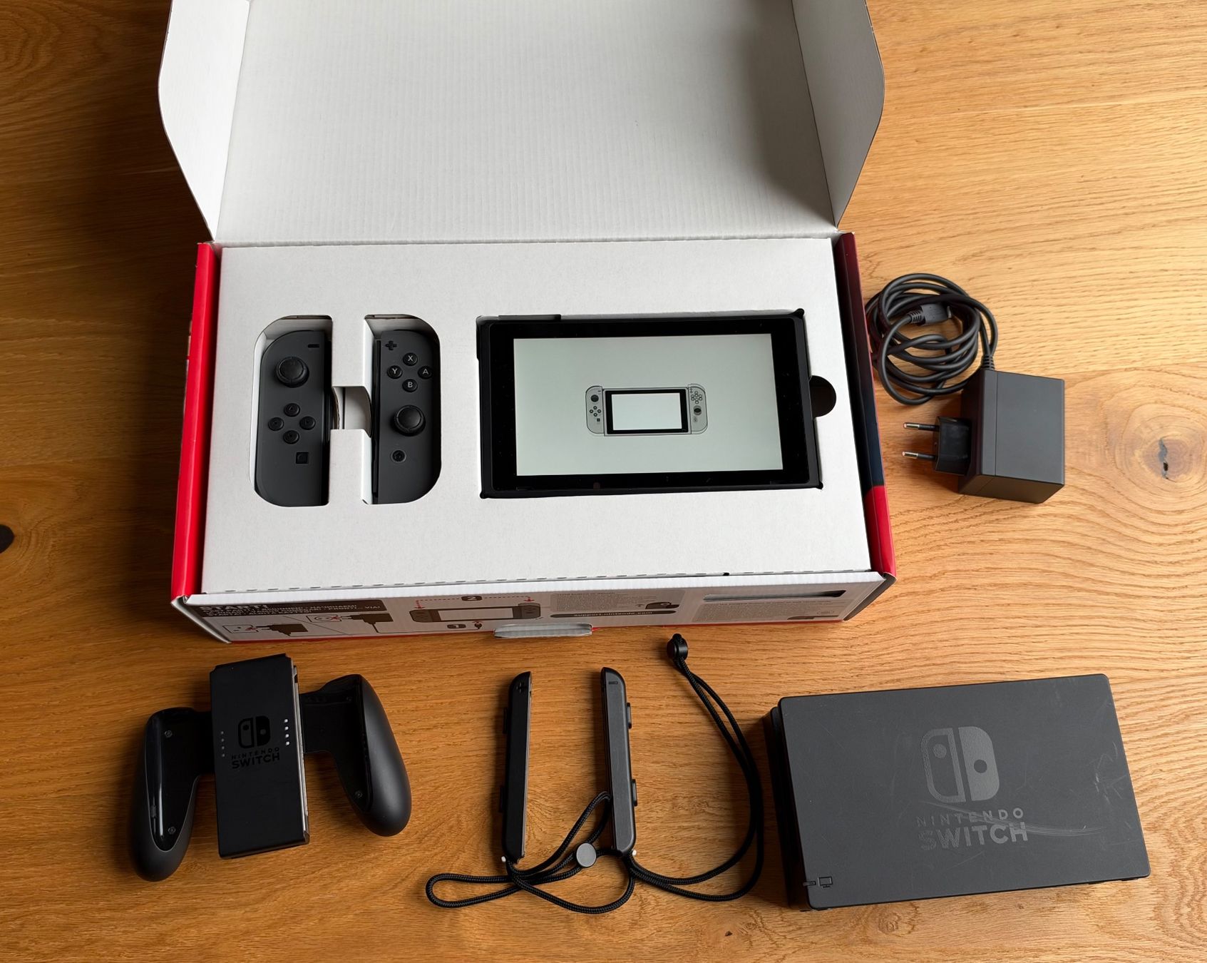 Nintendo Console: Konsole Nintendo Switch grau gebraucht im Set – Usato da Dielsdorf venduto da Jan549 1