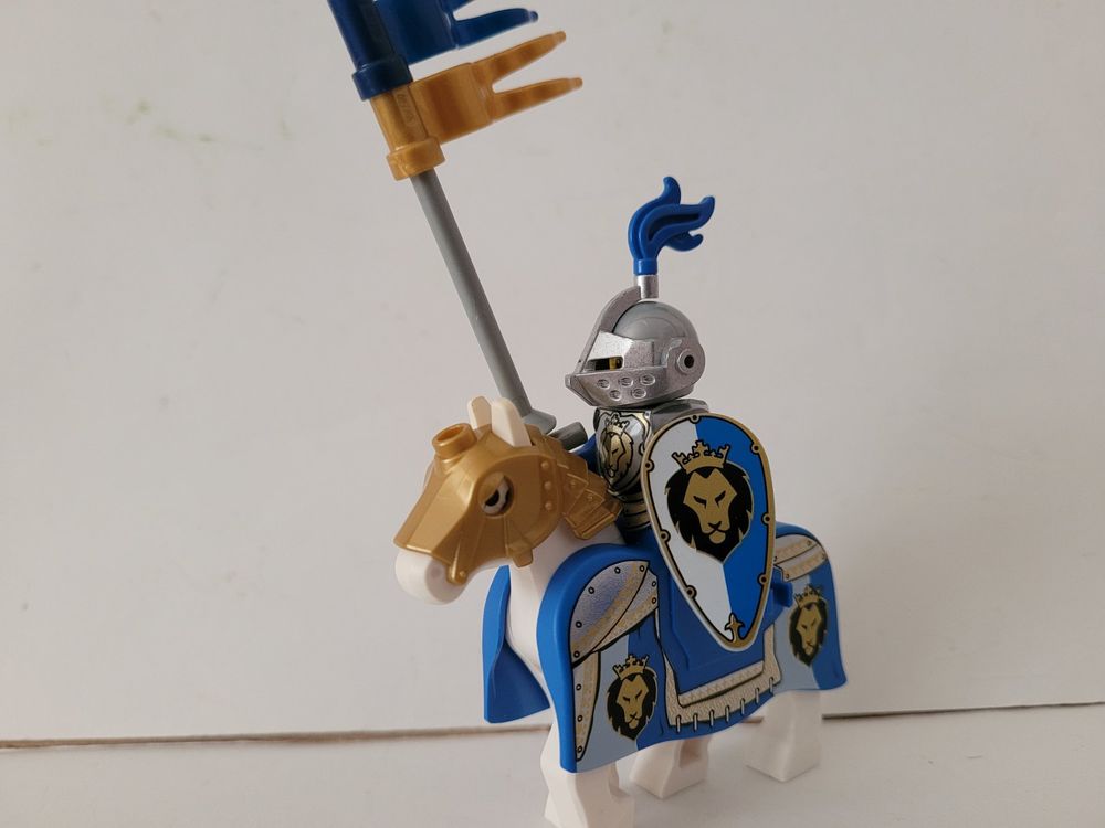 Lego Kingdoms Ritter mit pferd (Gebraucht) in La Tour-de-Peilz für CHF ...