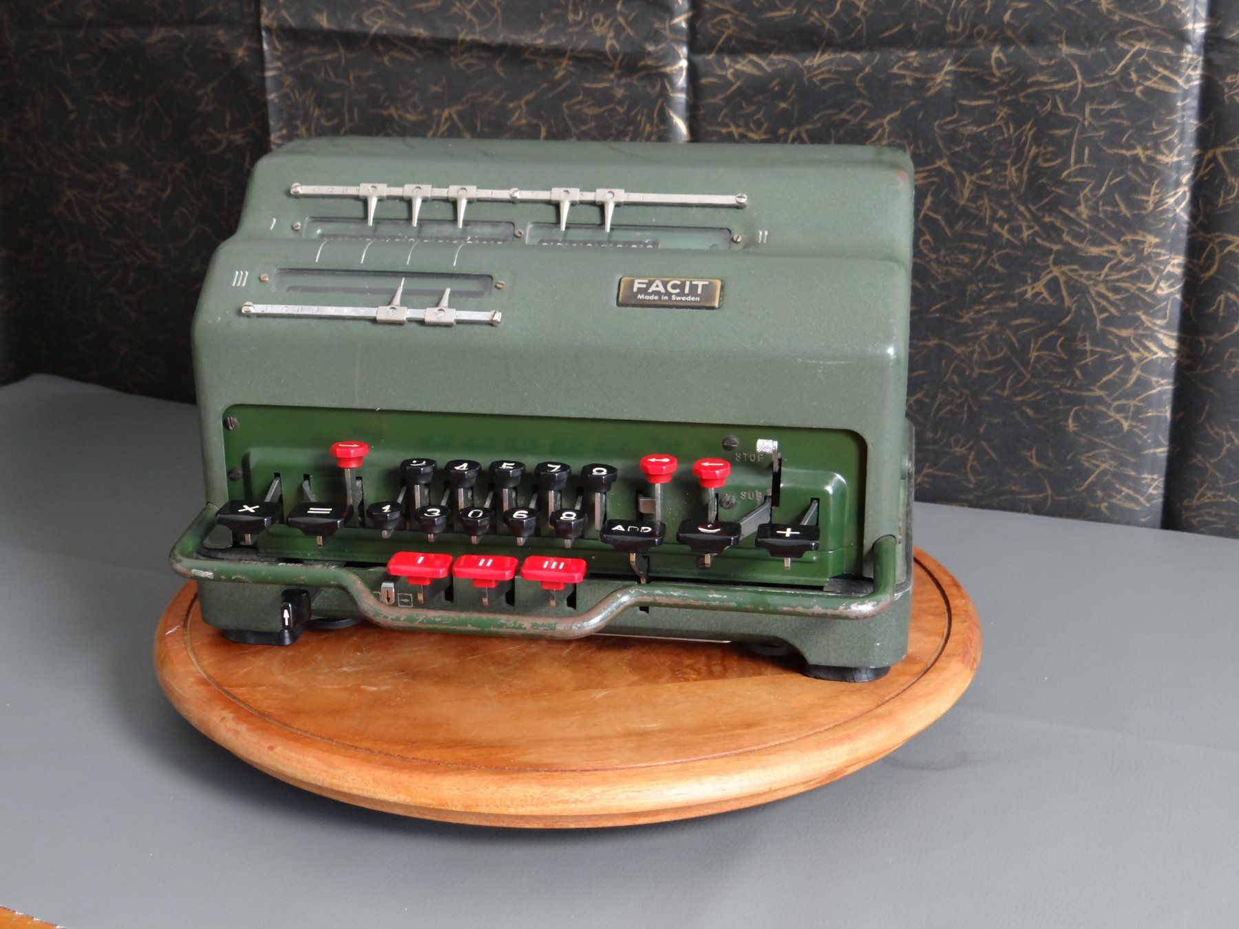 Toutes les machines: FACIT ESA-01 Rechnungsmaschine – D'occasion à Bettwiesen par Woogie9000
