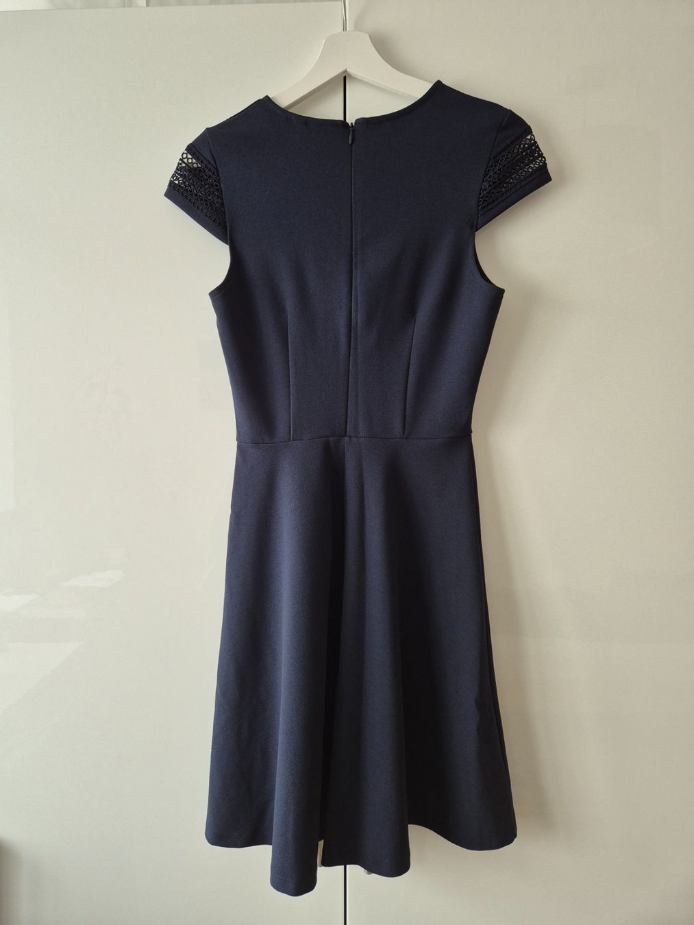 H&M Robes: dunkelblaues Kleid – D'occasion à Bonaduz par lau_kn5v 1