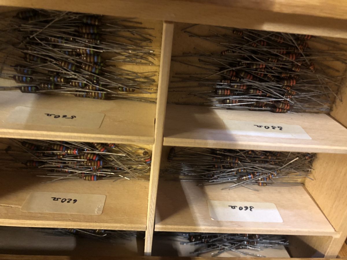 Componenti elettronici: elektronik bauteile widerstände etc hunderte teile sortiert – Nuovo (secondo la descrizione) da amden venduto da horizontblau01 2