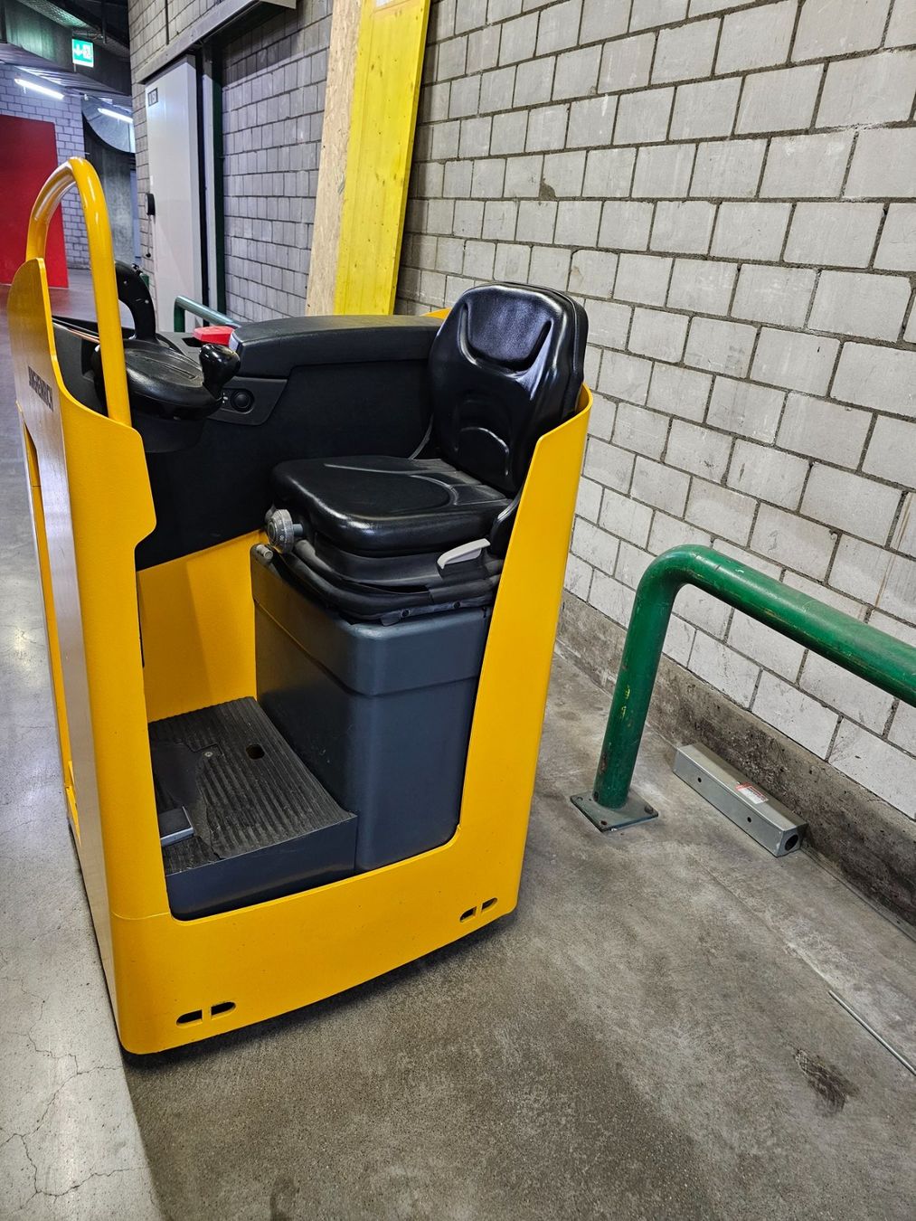Jungheinrich Carrelli elevatori e a forche: Jungheinrich ESE 320 – Usato da Wallisellen venduto da Synex-AG 2