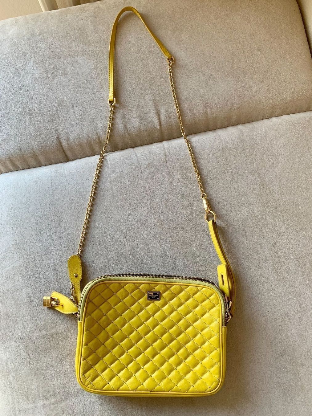 Dolce & Gabbana Borse da donna: DOLCE & GABBANA Crossbody Quilted Bag – Usato da Zürich venduto da Angela_Fashion_Lover 3