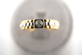 Goldring mit Diamant