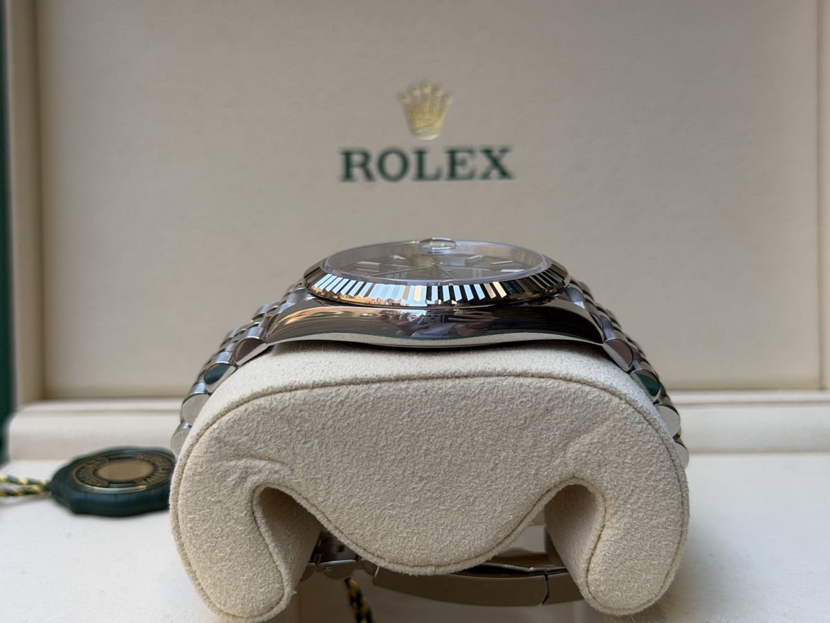 Rolex Orologi: Rolex Datejust 41 Ombre – Nuovo e nell'imballaggio originale da Zürich venduto da watchdealer-24 4