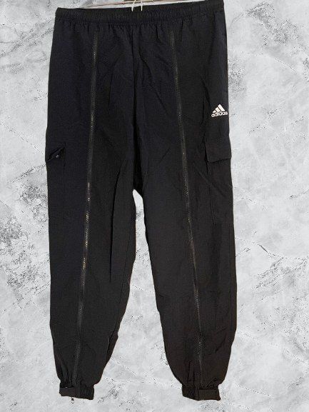Adidas Pantaloni: "Adidas" training Taille L Neuf – Usato da Genève venduto da TradeCH