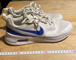 Nike Air Max Nuaxis Sneakers – Gr. ~42 – Weiss / Racer Blue