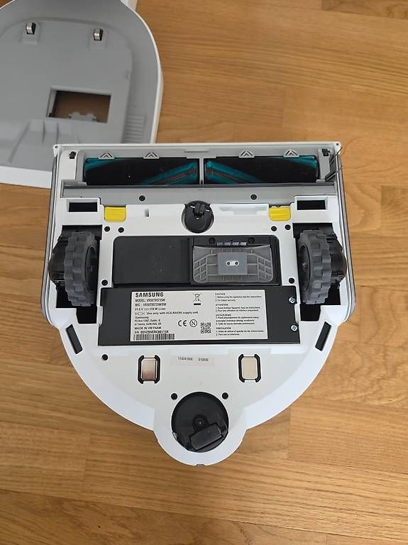 Samsung Aspirapolveri & Accessori: Samsung Saugroboter mit Absaugstation Jet Bot 95A – Usato da Zug venduto da Ggib 2