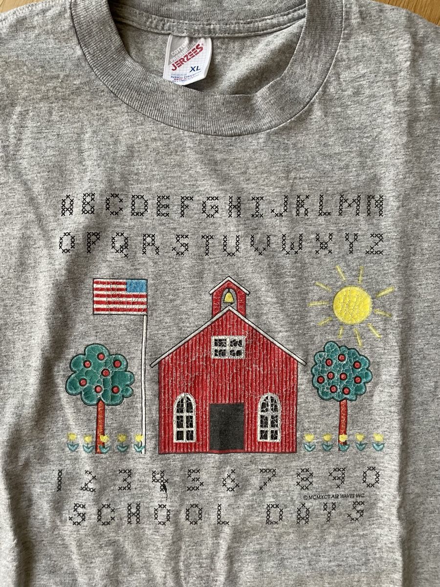 T-Shirts: VINTAGE JERZEEES SIZE LARGE TEE GOOD CONDITION – Gebraucht aus Basel von aharon.no1 1