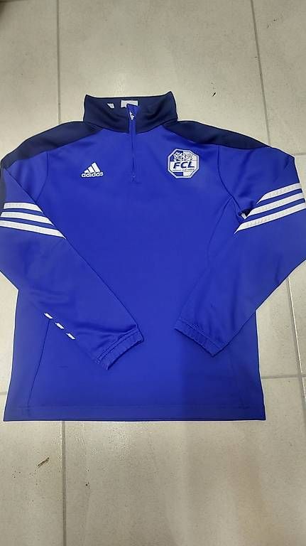 Maillots de corps & Pantalons: Adidas Trainings-Shirt – D'occasion à Baar par Famar5