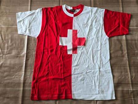 Schweiz T-Shirt im Two-Tone Look - L - mit Schweizerkreuz