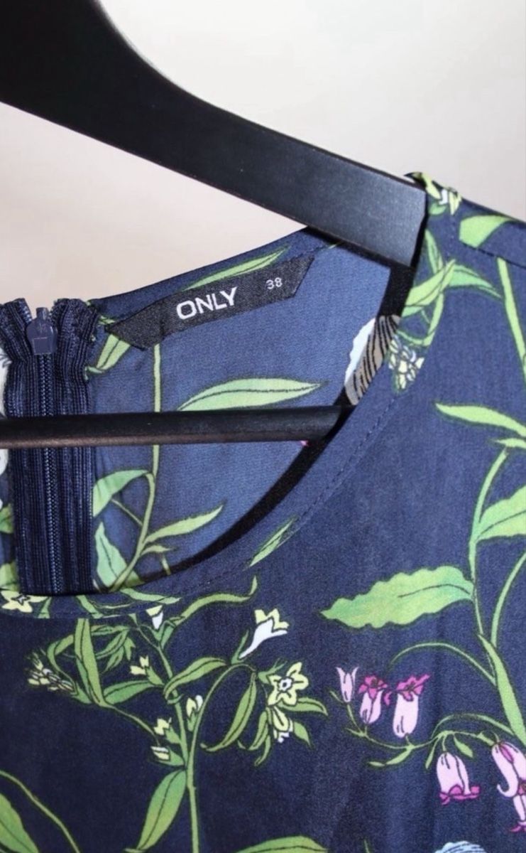 Only Kleider: ONLY Kleid mit Blumenmuster, Gr. M – Neu (gemäss Beschreibung) aus Schaffhausen von Fundperle 1