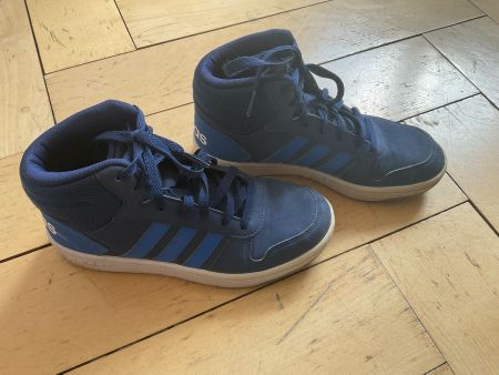 Adidas Sneakers Grösse 37.5 schwarz blau