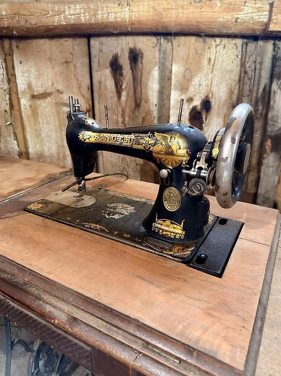 Macchine da cucire: Machine à coudre vintage – Usato da Fribourg venduto da bouchers 1