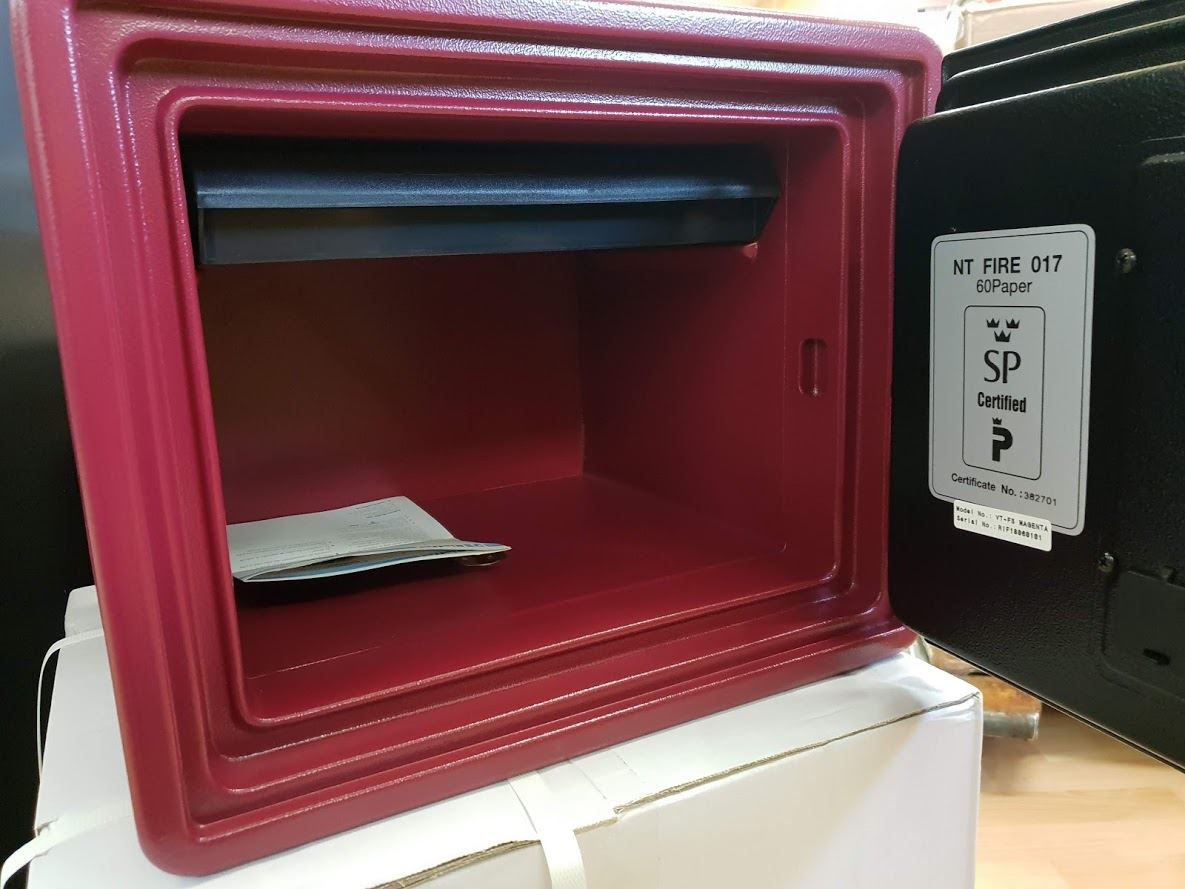 Casseforti: Safe Feuerschutz - Tresor VT-FS Rot – Nuovo e nell'imballaggio originale da Koppigen venduto da Bracher_Mail-House 1