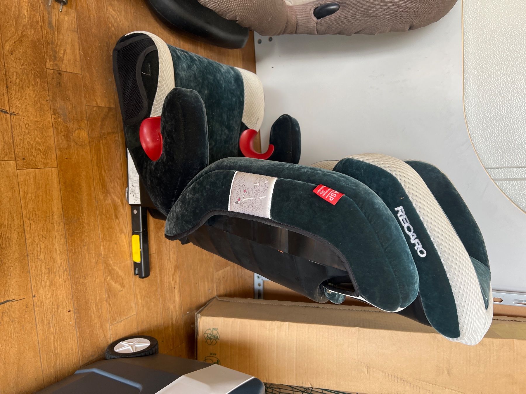 Recaro Seggiolini per auto: Kinder Autositz Recaro mit Lautsprecher – Usato da Russikon venduto da Crtracing 3