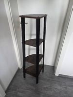 Schönes Eckregal 