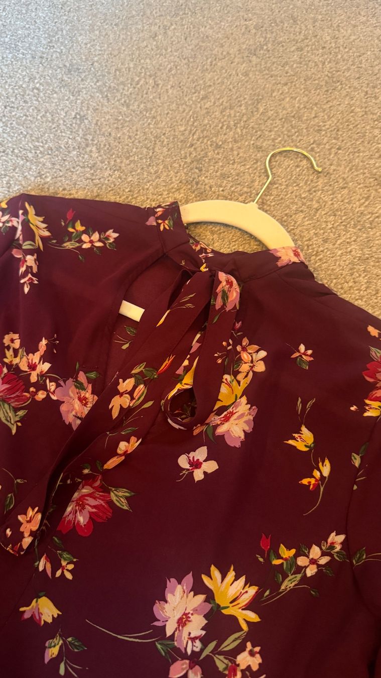 Bershka Camicette: Bluse Bershka Blumenmuster, bordeaux rot, Grösse S – Usato da Kriessern venduto da loolah 4