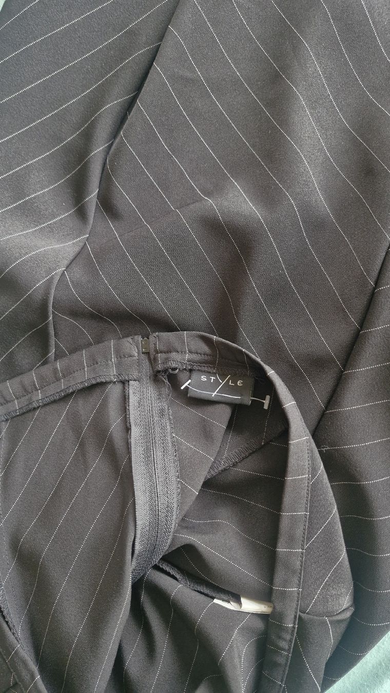 Röcke: Vintage Long Skirt - Stylish & Versatile – Gebraucht aus Bonstetten von Denitza87 2