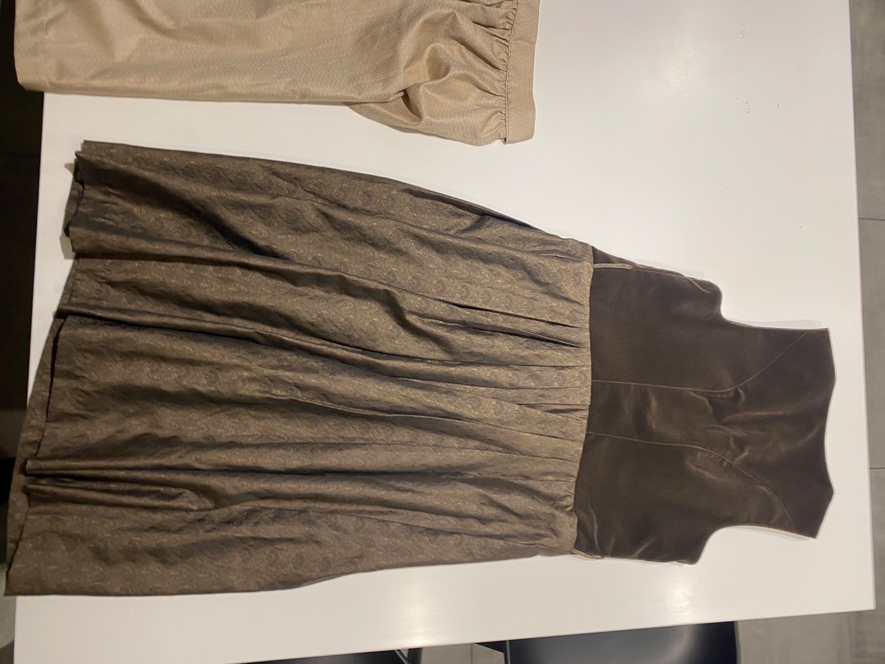 Kleider: Dirndl Grösse M – Gebraucht aus Mümliswil von Puurefrauescheis 7