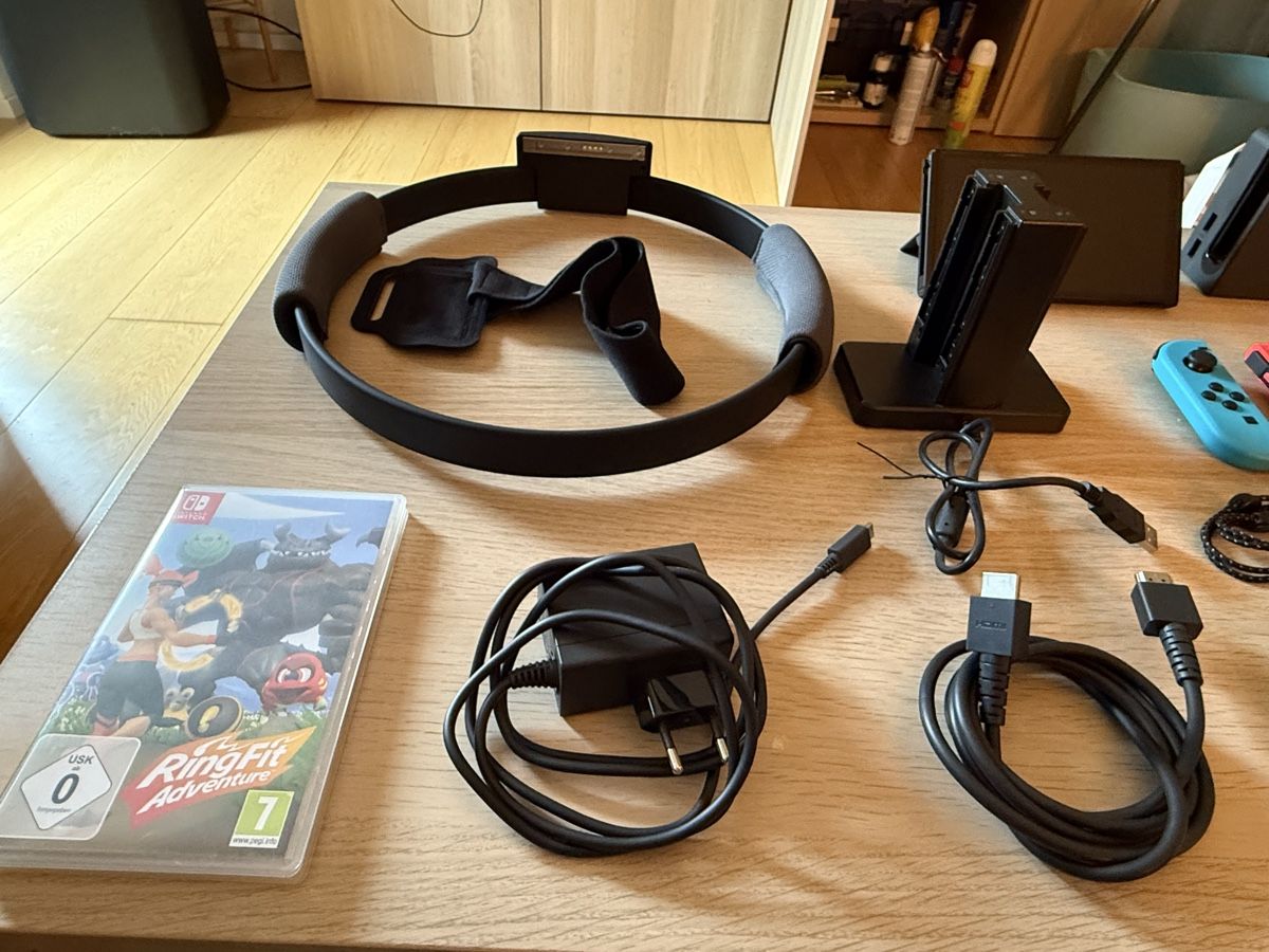 Nintendo Konsolen: Nintendo Switch Mega Packet – Neu und originalverpackt aus Uster von RexPowerColter 2