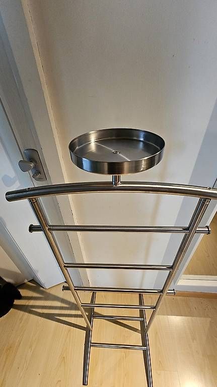 Ikea Porte manteau: Herrendiener – D'occasion à Moosseedorf par irenemamo 1