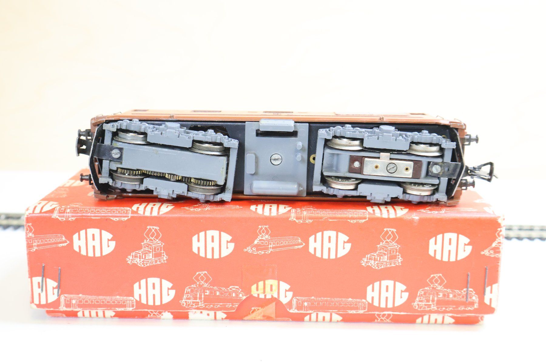 Hag Modellini di ferrovie: HAG BLS Re 4/4 E-Lok - H0 DC – Usato da Winterthur venduto da Monstera 7