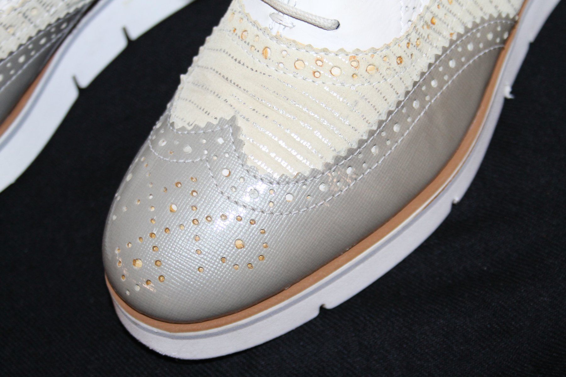 Scarpe da donna: Lederschuhe / Sneaker – Usato da Schaan venduto da antikes_und_kurioses 1