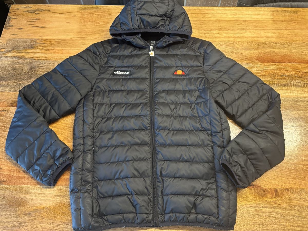 Ellesse Giacche: Ellesse Jacke Gr.M – Usato da Oberdorf SO venduto da sa-na