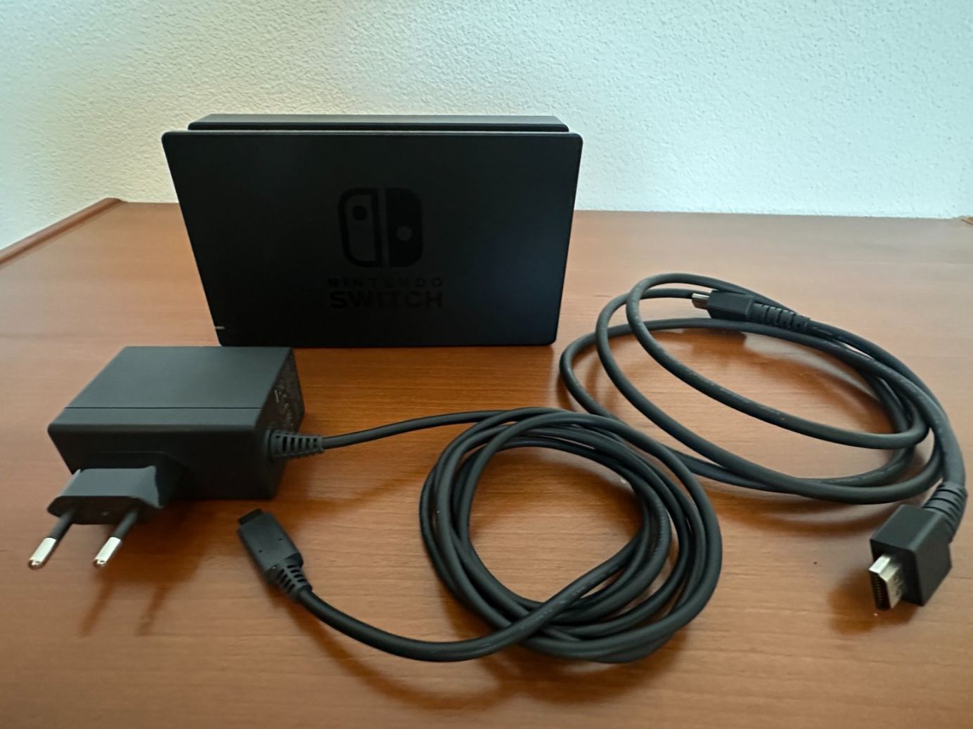 Nintendo Adapter & Kabel: Nintendo Switch Dock (für Nintendo Switch 1) – Gebraucht aus Urdorf von ARJN